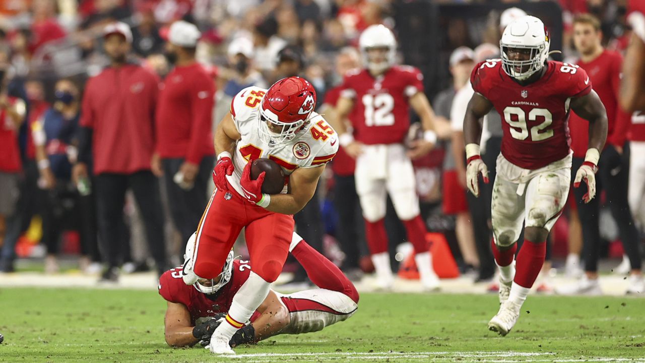 CHIEFS ROLL TO 38-10 VICTORY OVER CARDINALS IN NFL PRESEASON