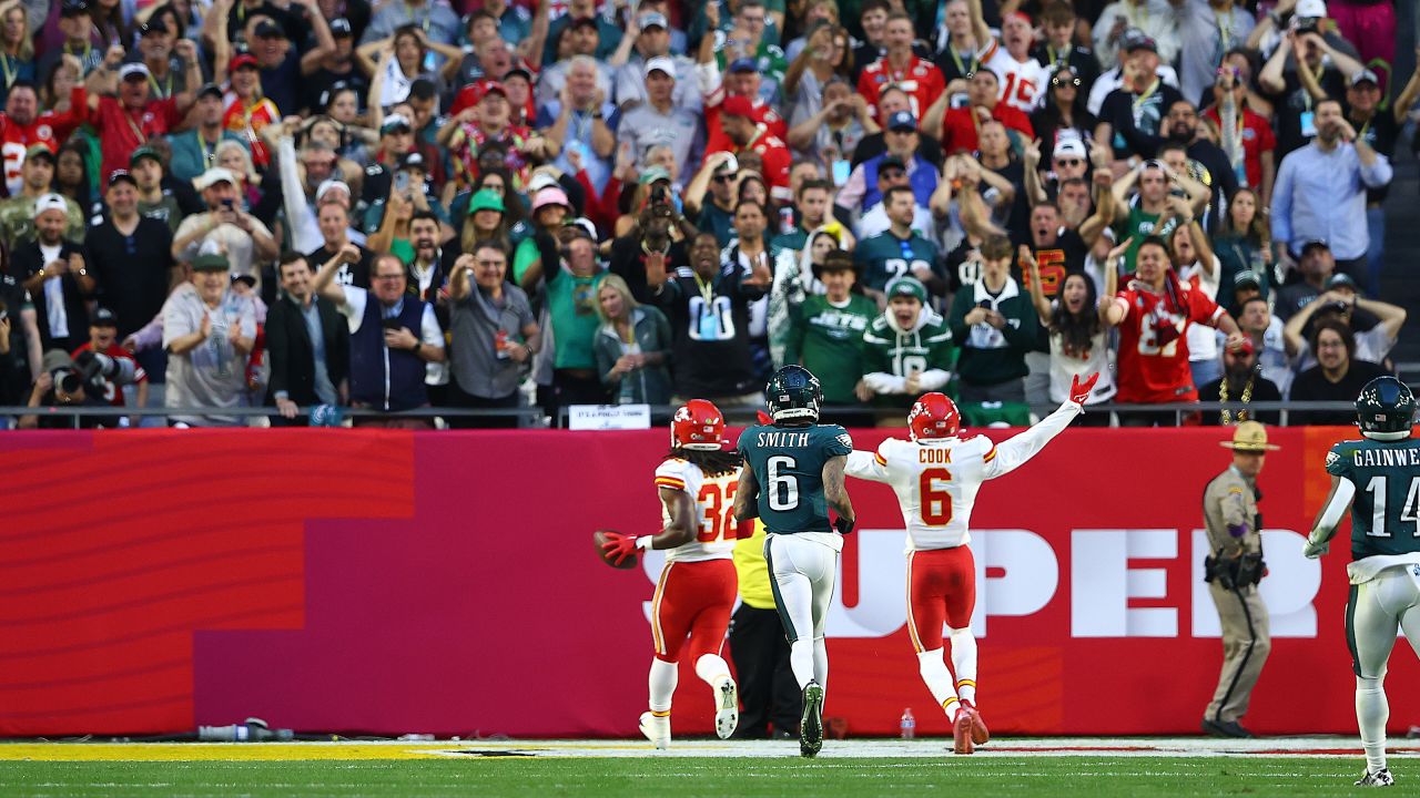 Chiefs-Eagles Super Bowl LVII: Carlos Dunlap has one goal left to  accomplish to complete his list of three - Arrowhead Pride