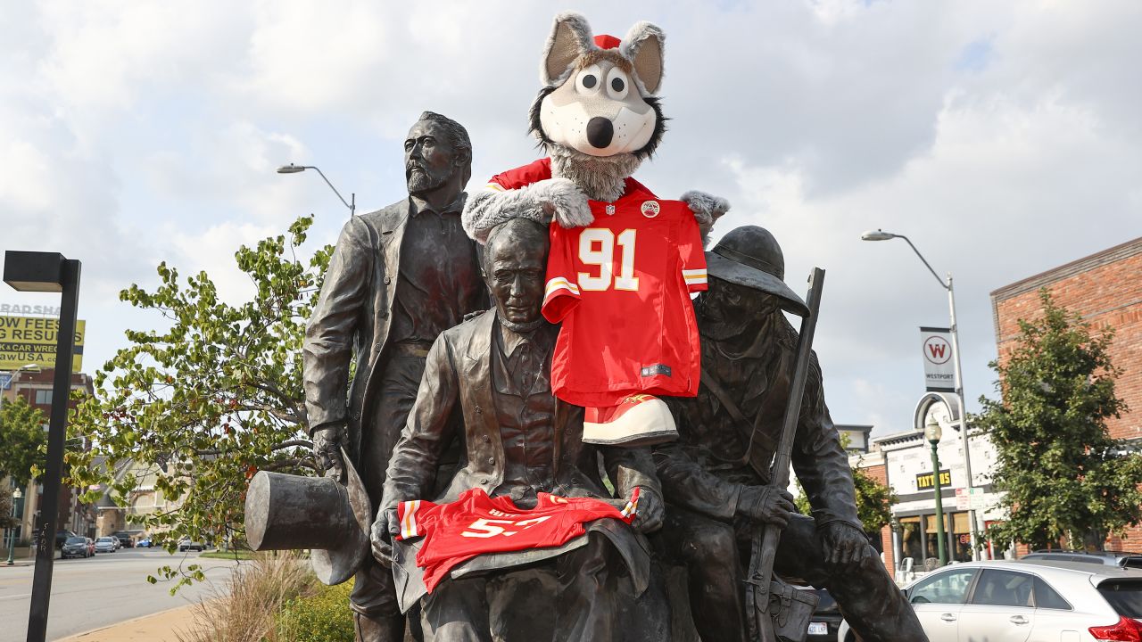 Ronald McDonald House Charities of Kansas City - It's #RedFriday eve! Get  your The Kansas City Chiefs flag at your local McDonald's tomorrow - early  bird gets the worm, we start selling