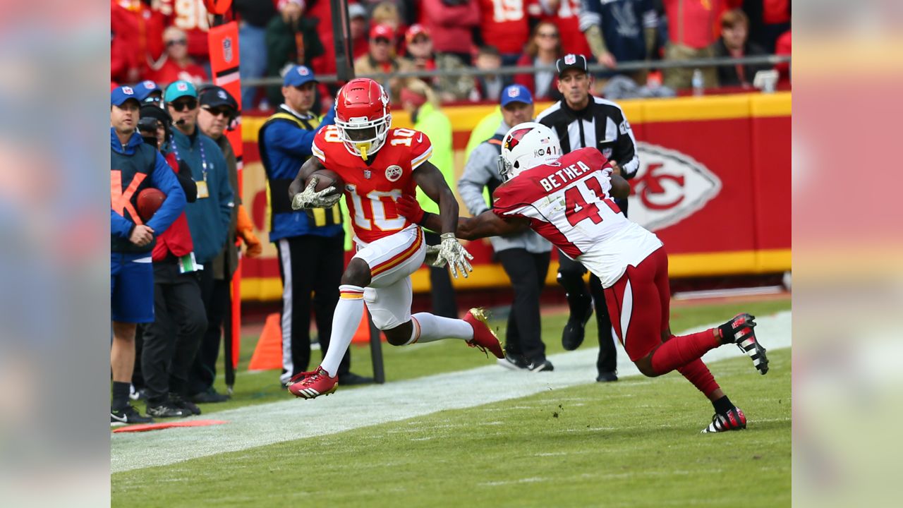 Arizona Cardinals sacked in Kansas City in 26-14 loss to Chiefs