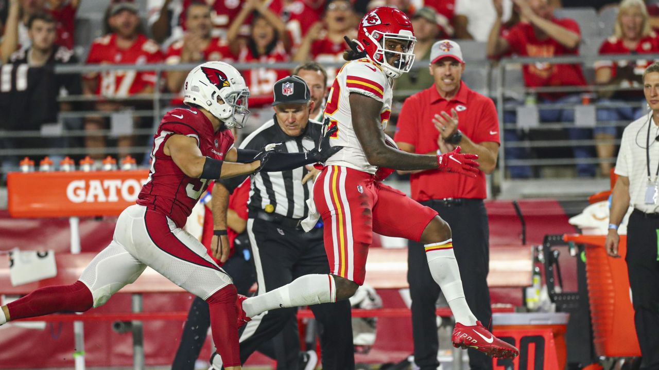 Chiefs' offense explodes, taking down Cardinals 44-21 in season opener