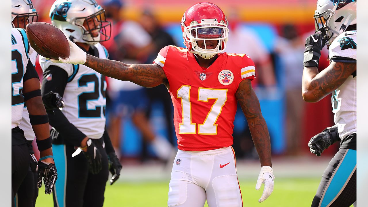 Chiefs Defeat Panthers, 33-31, in Thriller at Arrowhead on Sunday