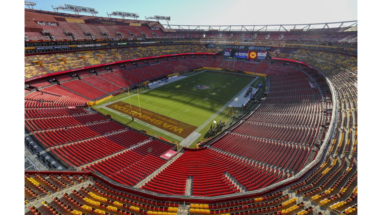 Washington Football Team practices in front of fans at FedEx Field - The  Washington Post