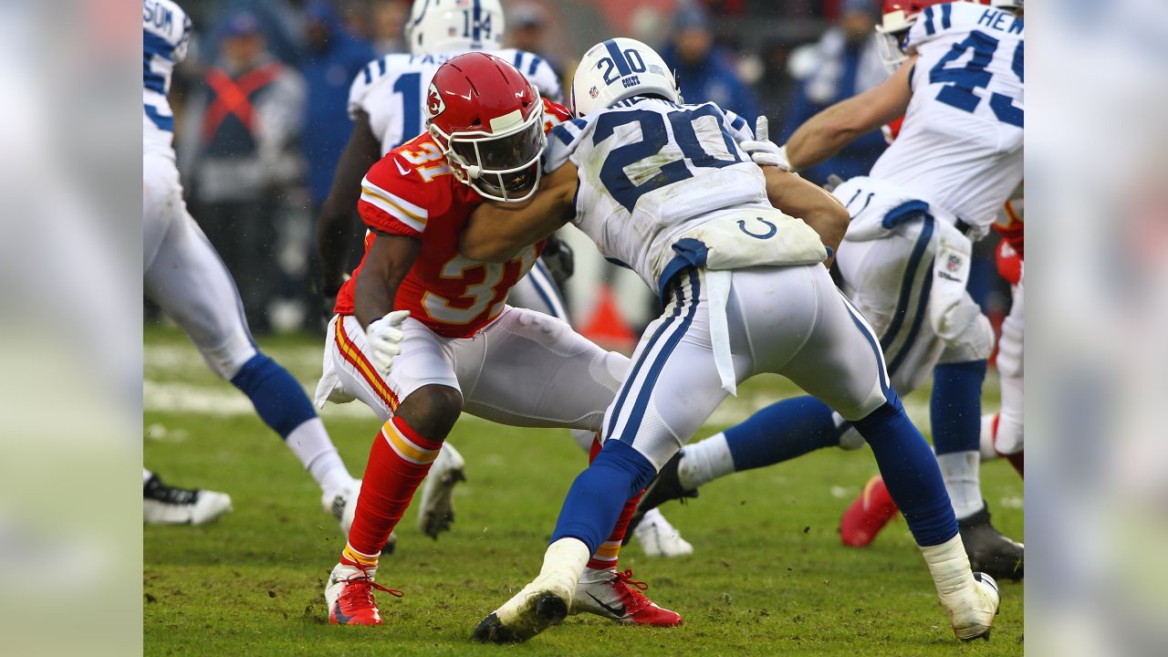 Kansas City Chiefs defeat Indianapolis Colts 31-13 to reach AFC title game  - CBS News