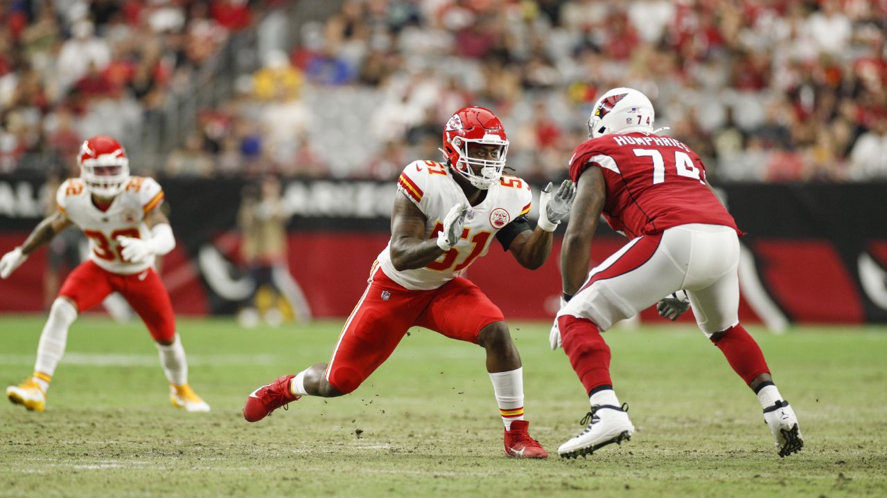 Henne, Buechele throw TD passes, Chiefs beat Cardinals 17-10