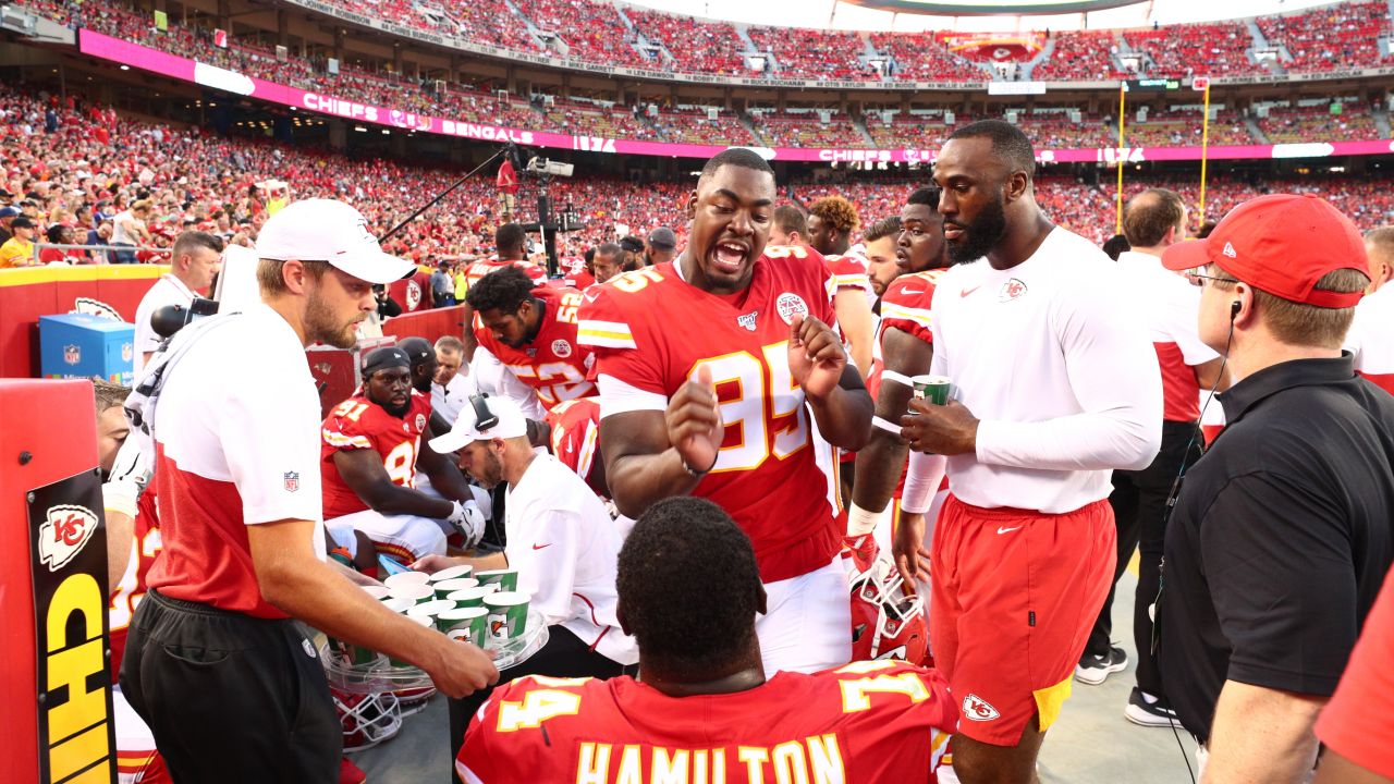 Kansas City fans erupt in Arrowhead Stadium as Chiefs progress to