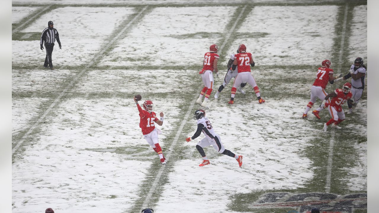 FINAL: Chiefs plow over Broncos 23-3 at snowy Arrowhead