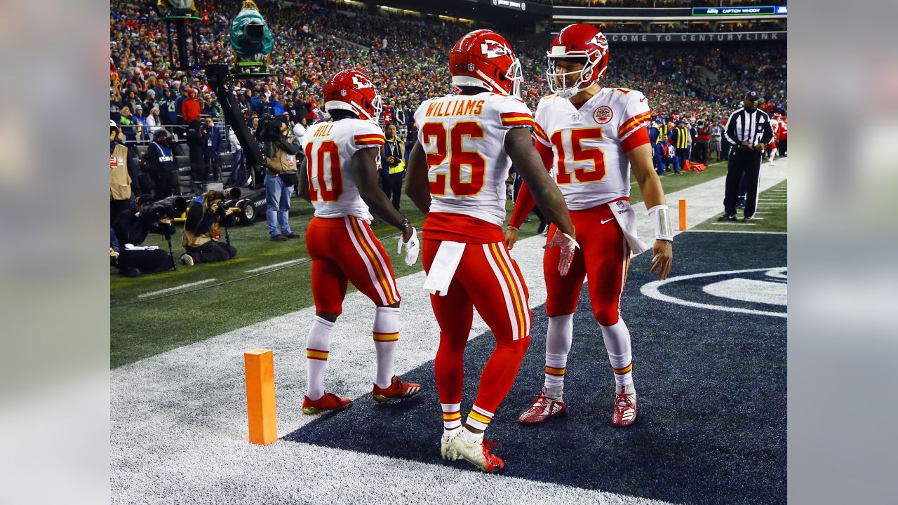 Seahawks' freefall continues with road loss to Chiefs