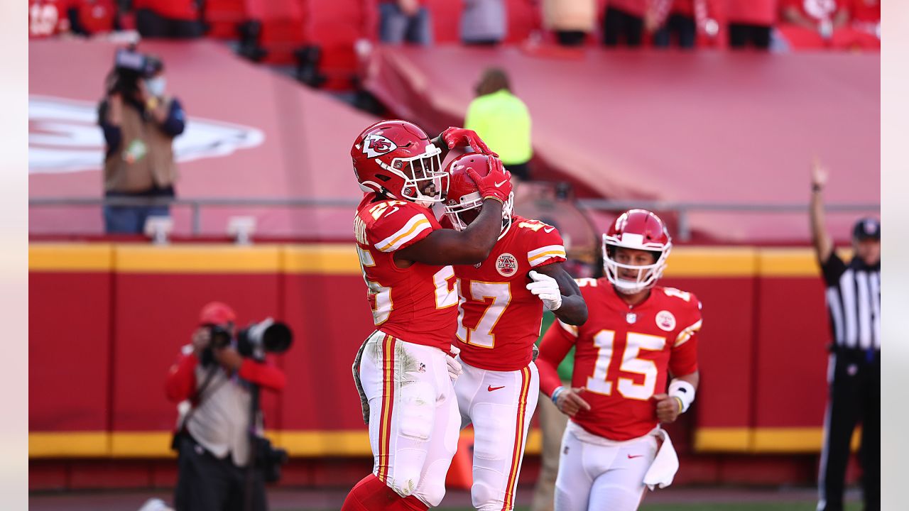 Chiefs Defeat Panthers, 33-31, in Thriller at Arrowhead on Sunday