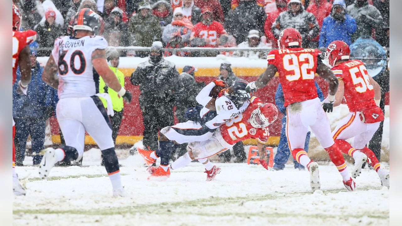 Chiefs Defeat Broncos, 23-3, in Snowy Matchup at Arrowhead