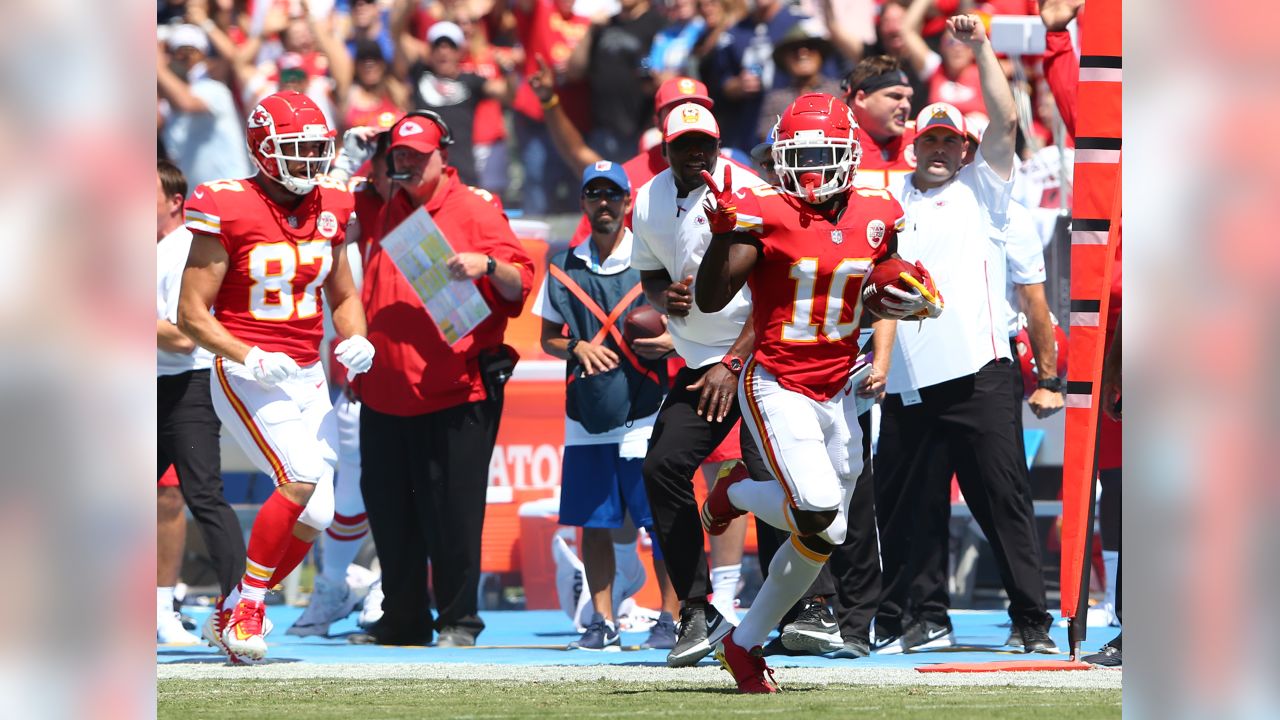 Chargers Beat Chiefs, 38-21