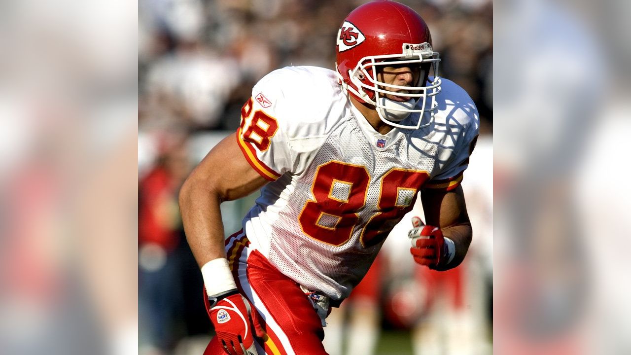 Tony Gonzalez Weighs in on Travis Kelce Potentially Breaking Three of His  Chiefs Records (Exclusive)