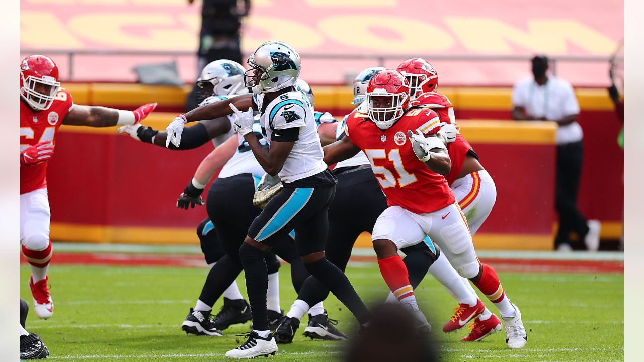 Chiefs hold on to beat Panthers, 33-31