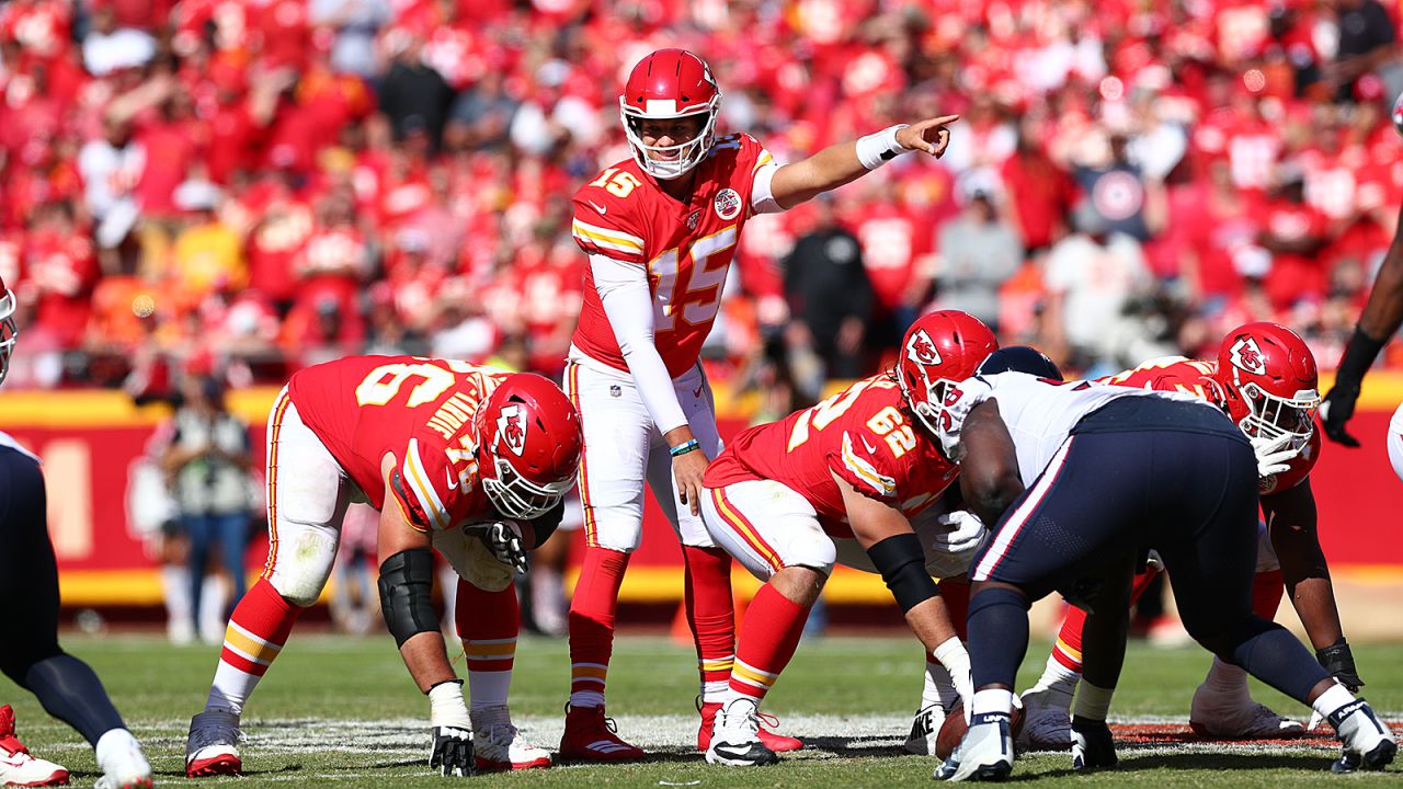 Chiefs Fall to Texans, 31-24, at Arrowhead