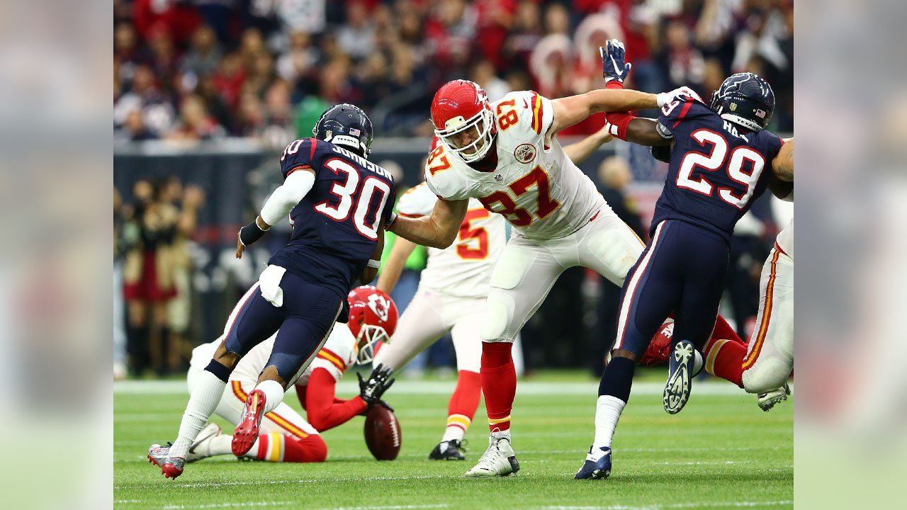 Kansas City Chiefs halt 22-year playoff victory drought by routing Houston  Texans 30-0 in wild-card game