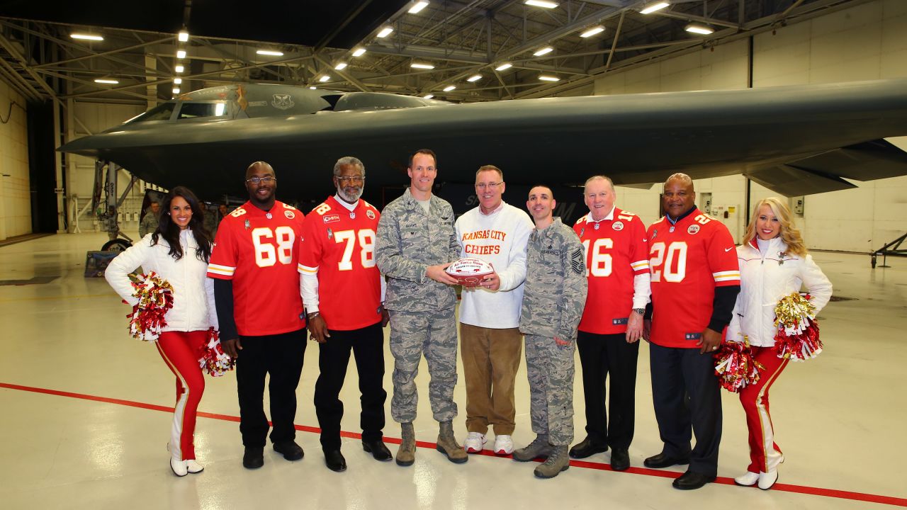 Union Station shines in red, gold to honor Chiefs legend Len Dawson