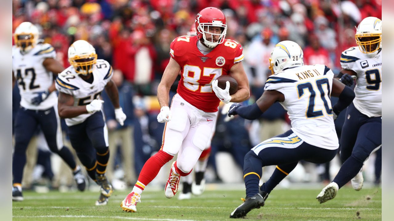 Chiefs Defeat Chargers, 31-21, in Regular-Season Finale