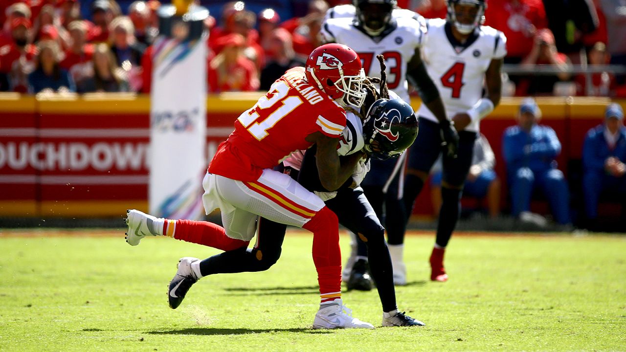 Kansas City Chiefs defeat Houston Texans, advance to second