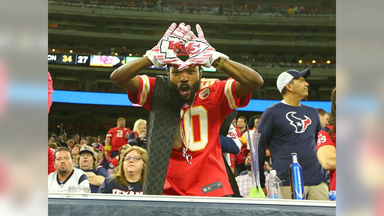 Chiefs End 22-Year Run of Playoff Futility by Thrashing the Texans