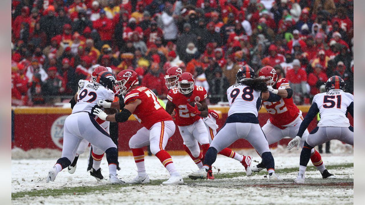 FINAL: Chiefs plow over Broncos 23-3 at snowy Arrowhead