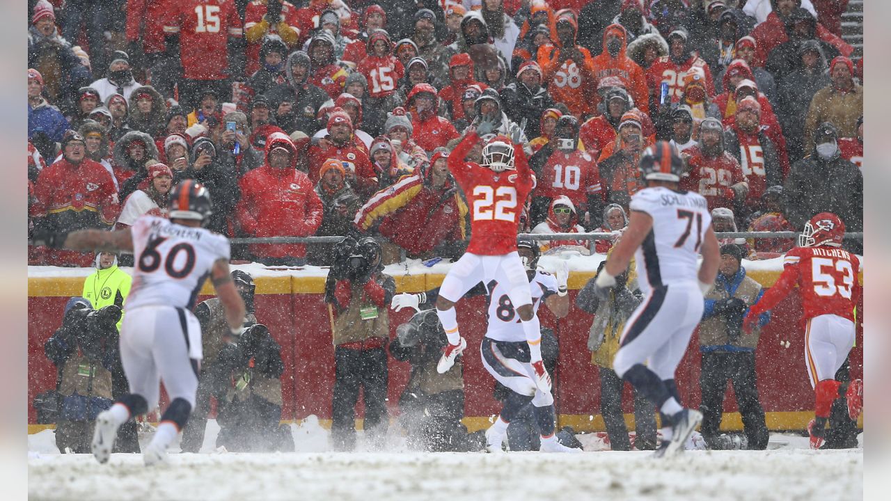 Chiefs Defeat Broncos, 23-3, in Snowy Matchup at Arrowhead