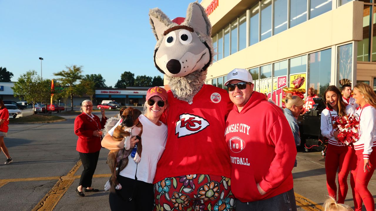 Ronald McDonald House Charities of Kansas City - It's #RedFriday eve! Get  your The Kansas City Chiefs flag at your local McDonald's tomorrow - early  bird gets the worm, we start selling