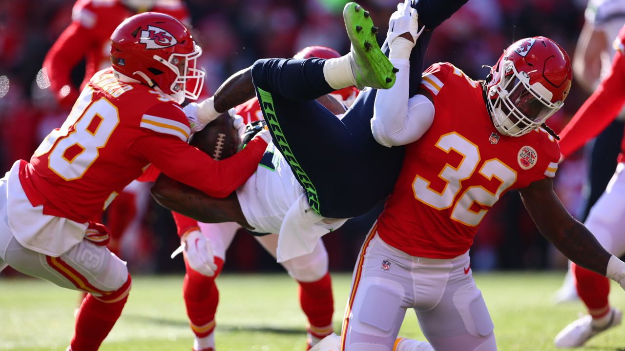 Chiefs' defense holds Seahawks down in 24-10 victory in Week 16 Christmas  Eve victory - Arrowhead Pride