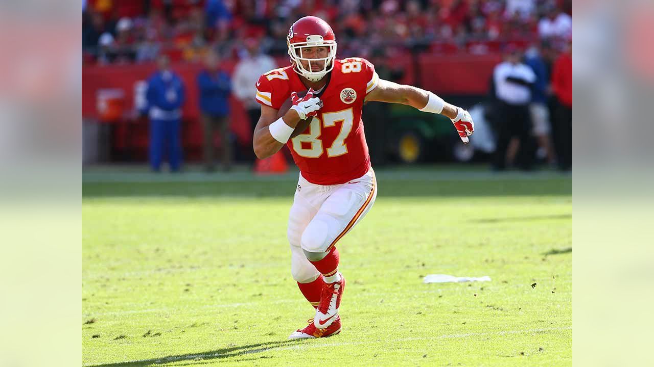 Kansas City Chiefs Tight Ends Travis Kelce And Tony Gonzalez Share Tight  Bond