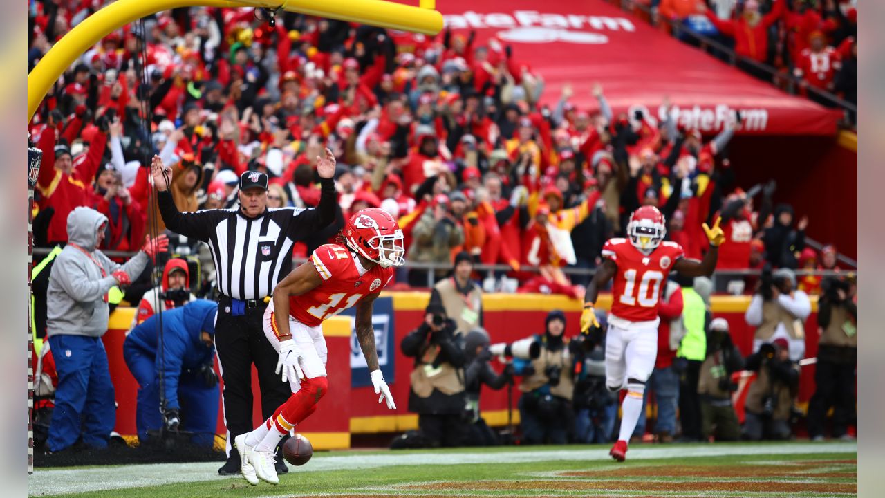 Chiefs Defeat Chargers, 31-21, in Regular-Season Finale