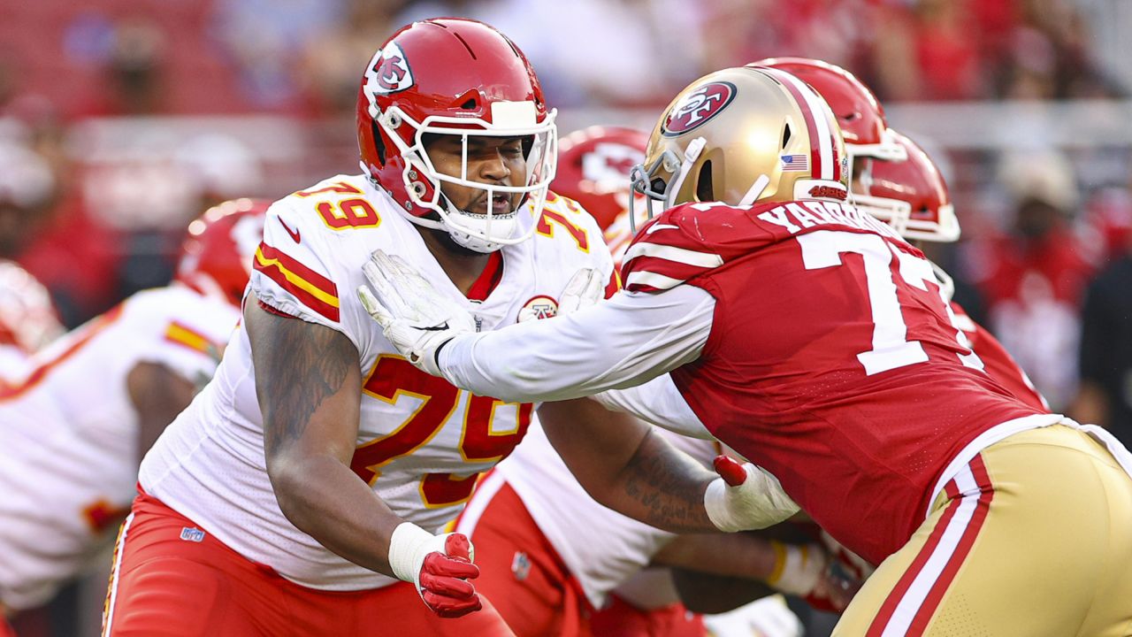 Chiefs score late to top 49ers in preseason opener, 19-16