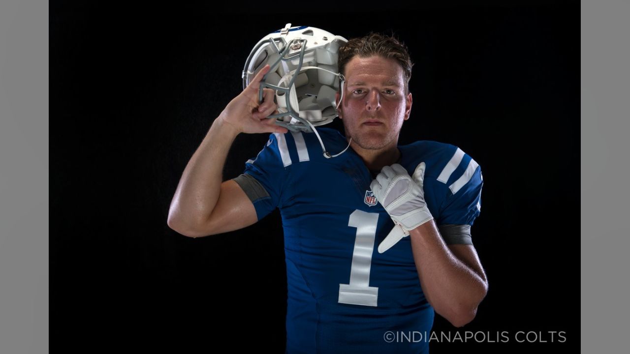 Uživatel Helmet Stalker na Twitteru: „Colts P Pat McAfee is wearing a  slightly bigger facemask than the kicker mask he's worn the past few  seasons.  / Twitter