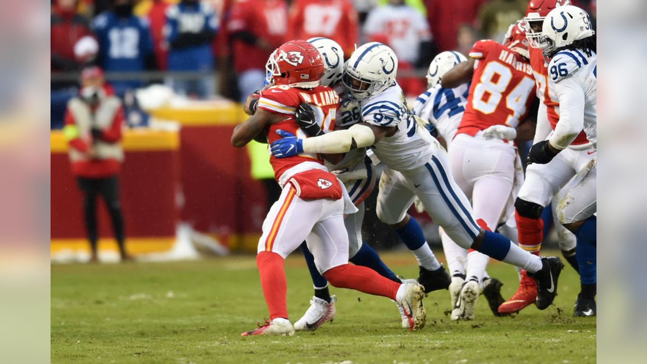 Colts' offense falters vs. Chiefs in 31-13 playoff loss