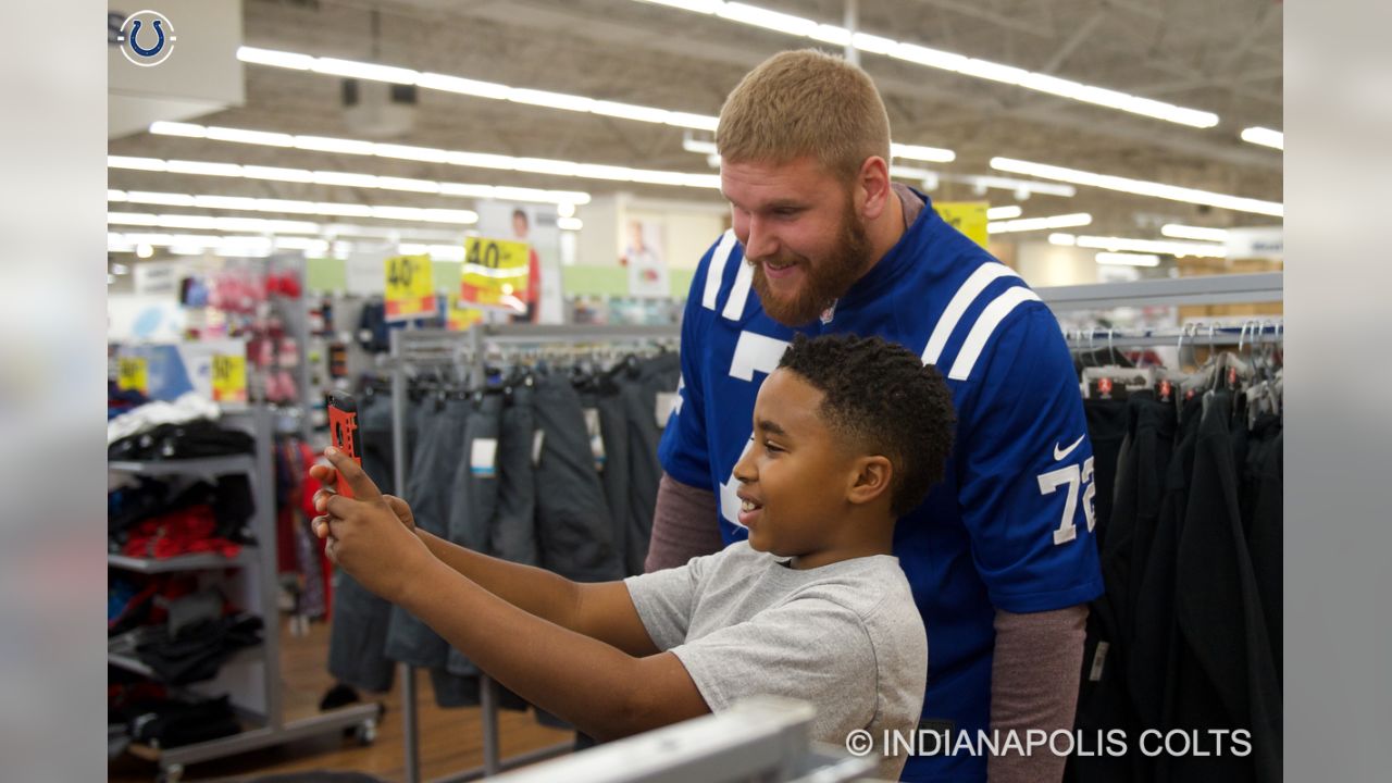 Colts Team Up With Cops To Shop With Kids