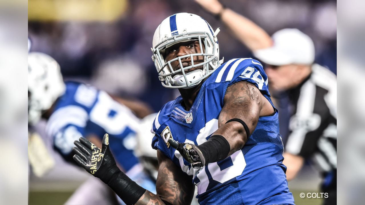 Colts to induct sack-master Robert Mathis into Ring of Honor