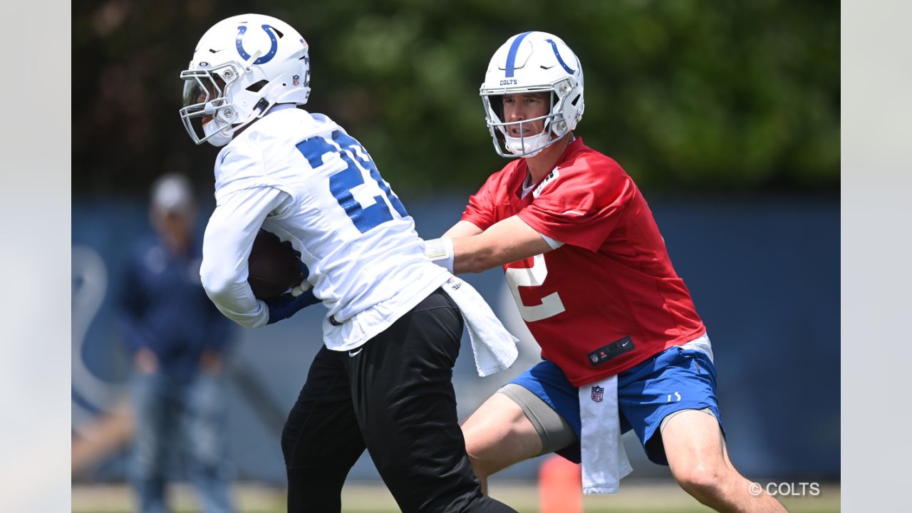 Sam Ehlinger in, Nick Foles out for Colts' finale