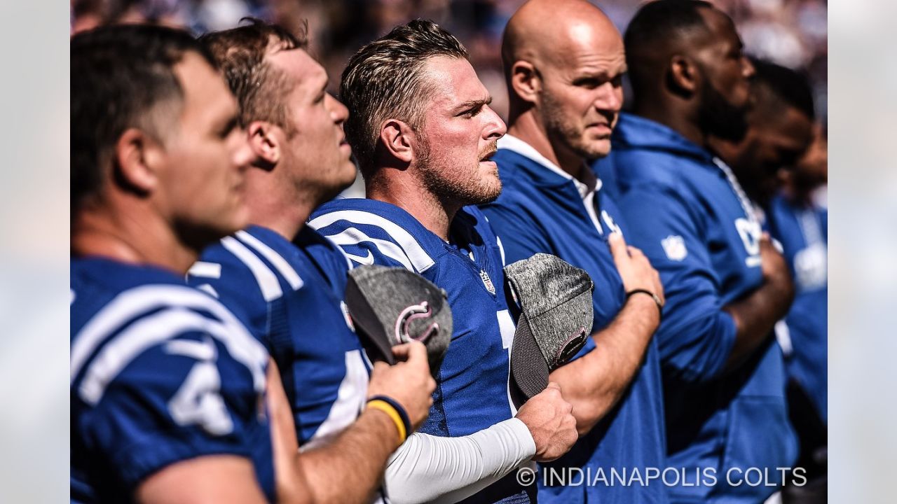 Watch 'old man' Pat McAfee boot field goals before Colts game