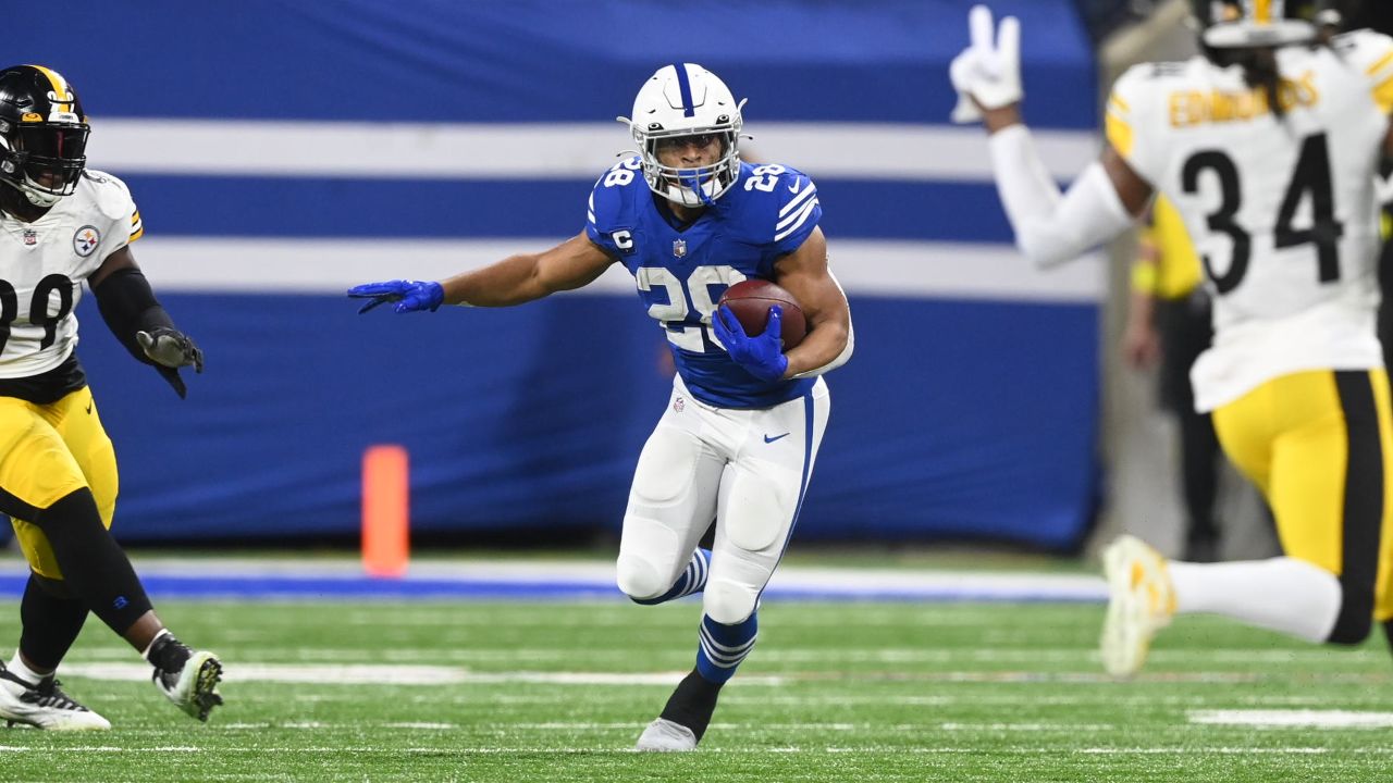 Busy day as Colts adjust roster; Jelani Woods to IR