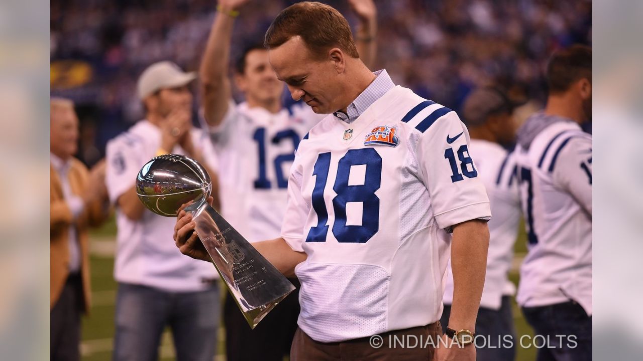 Super Bowl Reunion Can Wait. Colts Duties Beckon. - The New York Times