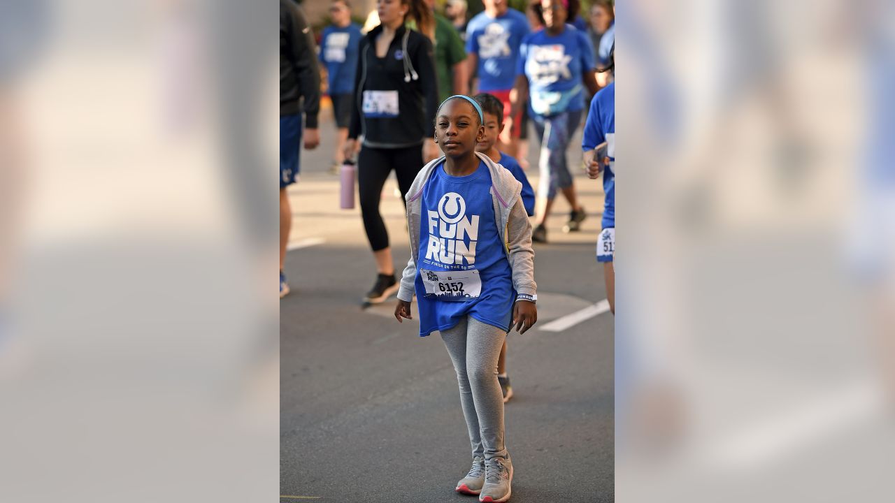 Couple gets engaged at Lucas Oil Stadium after Colts 5K race