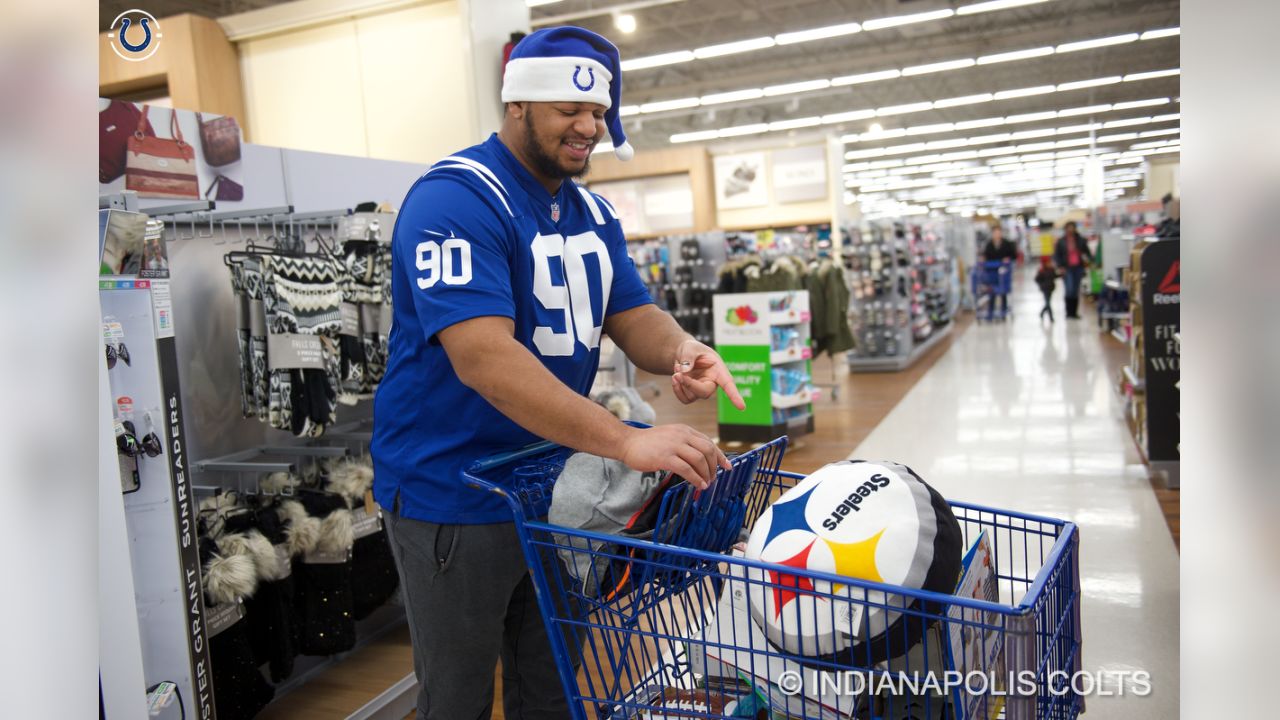 Colts Team Up With Cops To Shop With Kids