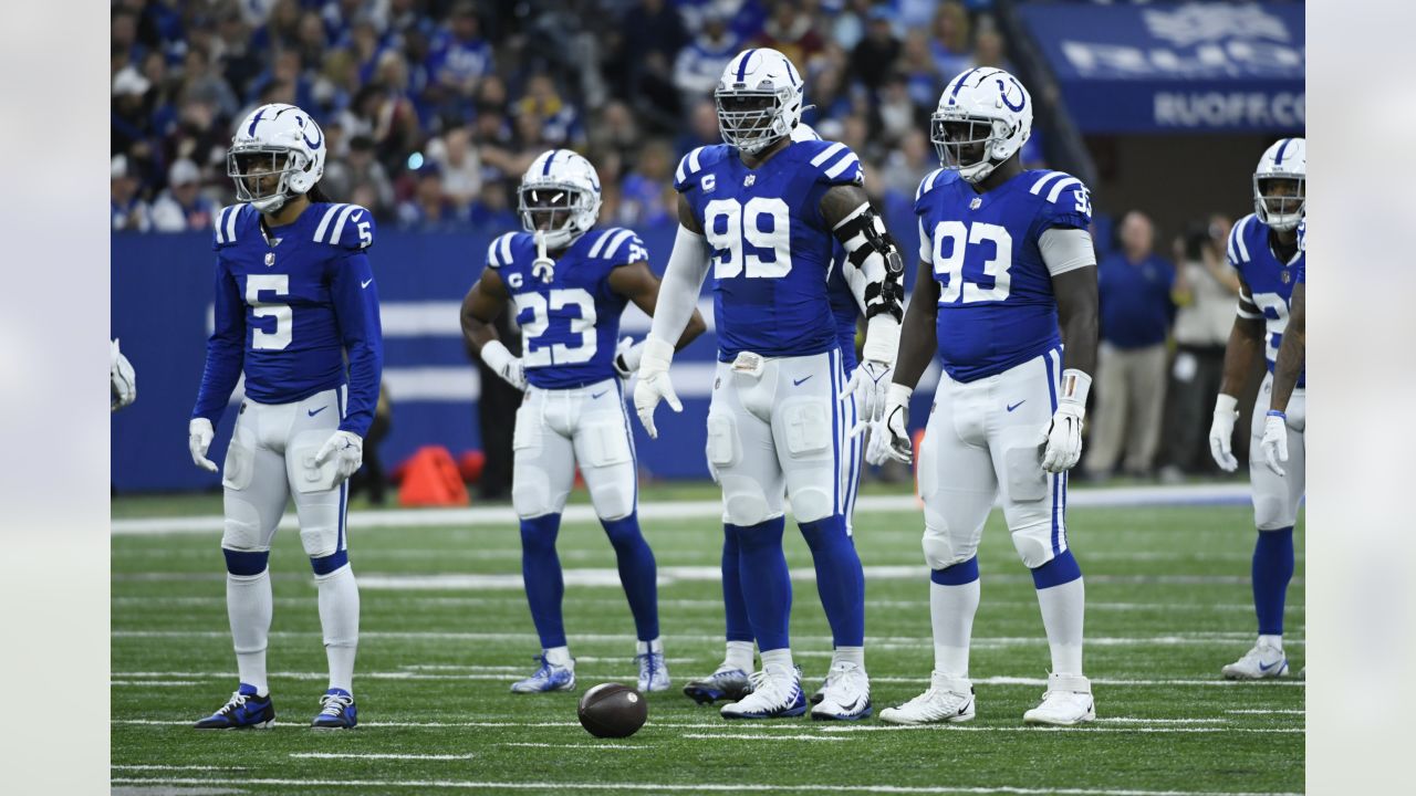 INDIANAPOLIS, IN - OCTOBER 30: Indianapolis Colts quarterback Sam Ehlinger  (4) warms up prior to an NFL game between the Washington Commanders and the  Indianapolis Colts on October 30, 2022 at Lucas