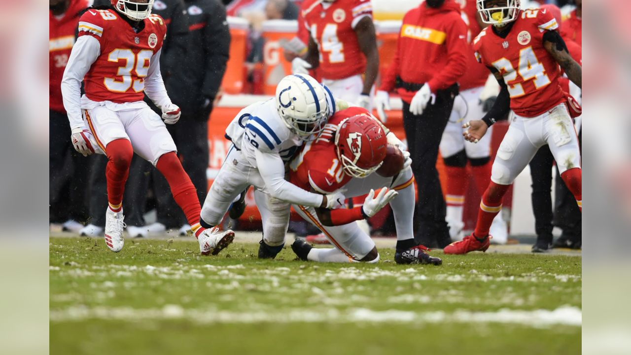 Colts' offense falters vs. Chiefs in 31-13 playoff loss