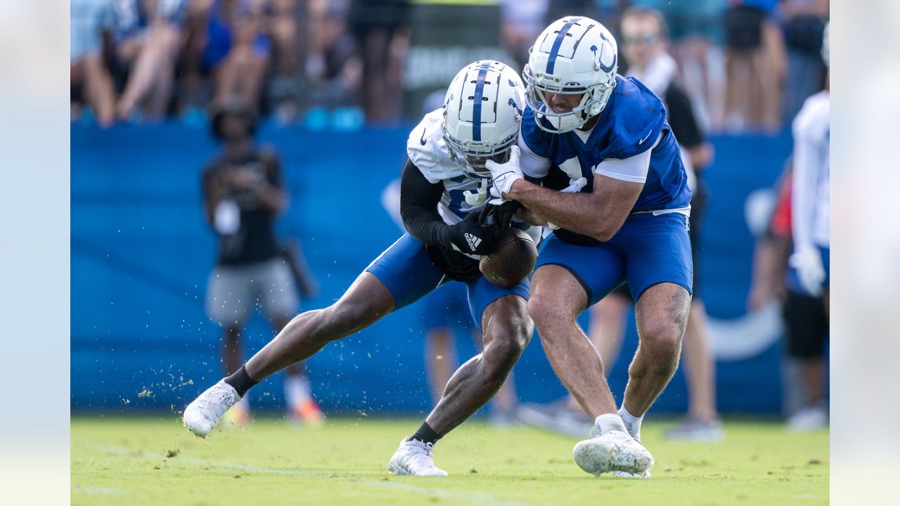 Daily Sports Smile: Indianapolis Colts CB Kenny Moore II distributes 300  winter coats to local youth