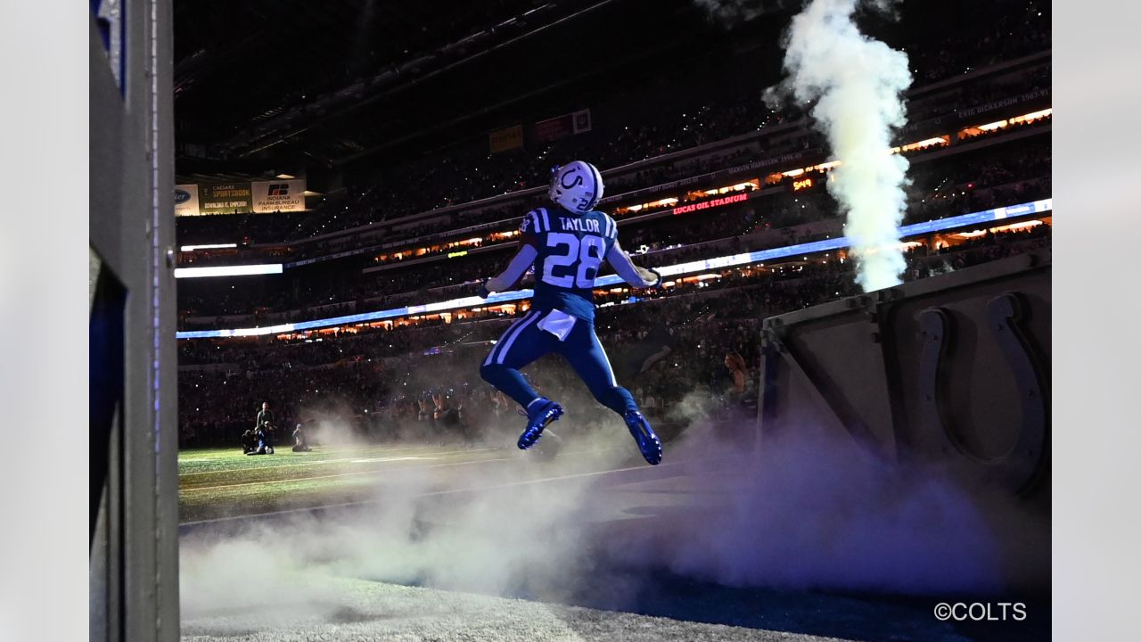 Wisconsin Badgers in the NFL: Jonathan Taylor wins FedEx Ground Player of  the Year Award - Bucky's 5th Quarter