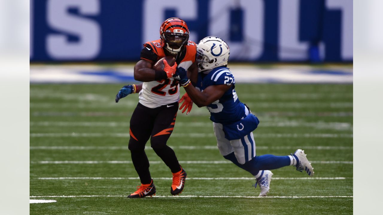 Rivers gets hot, Colts beat Bengals 31-27