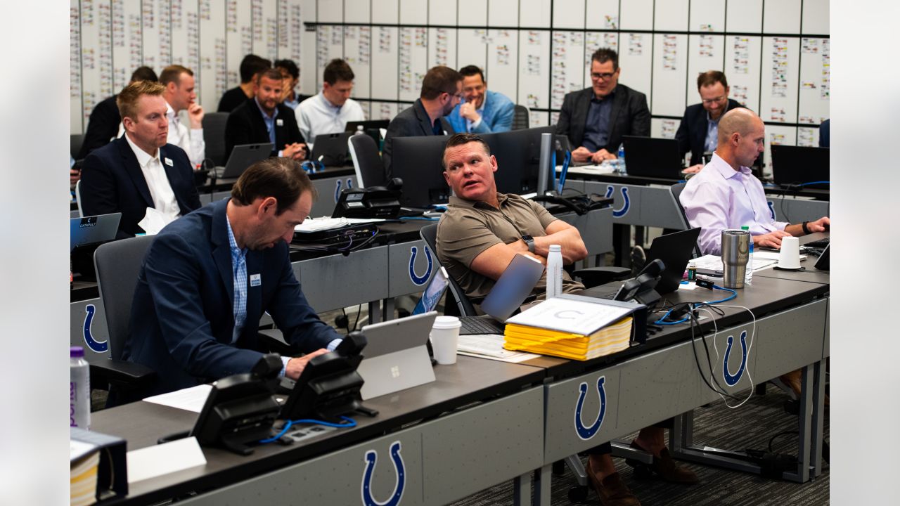 Inside The Star Staff 2 Round 32 Team NFL Mock Draft ✭ Inside The