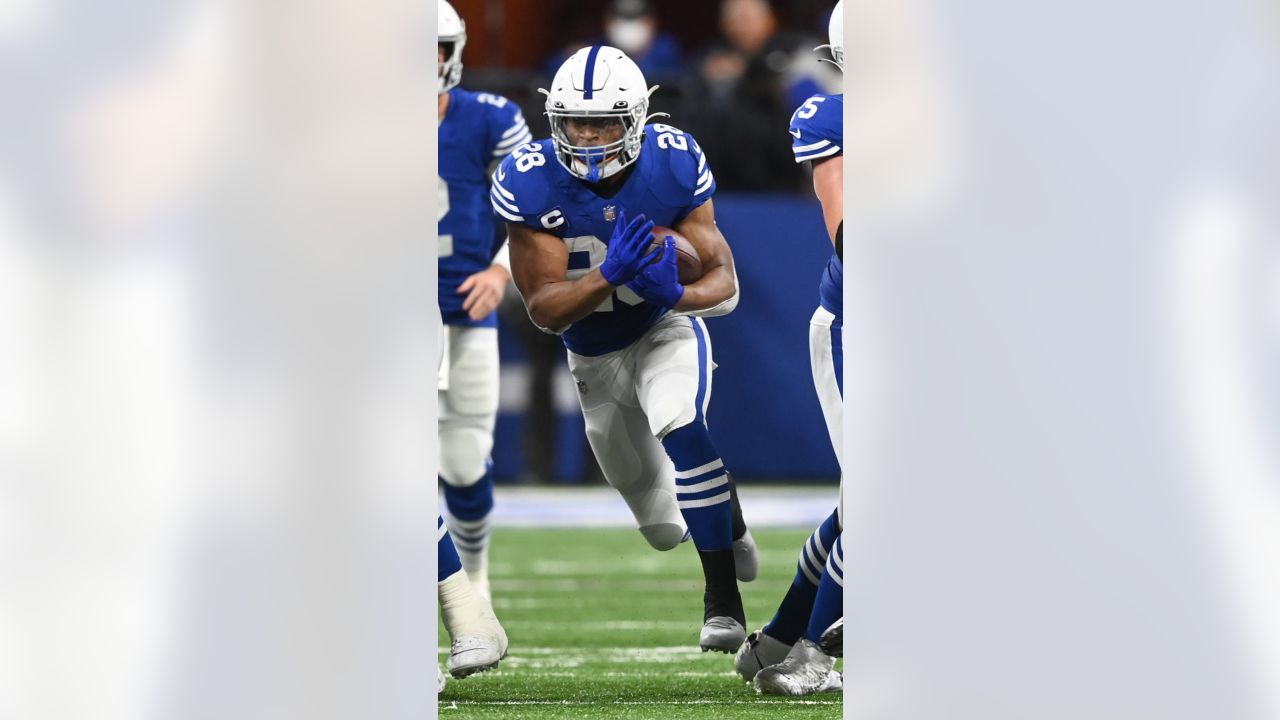 Busy day as Colts adjust roster; Jelani Woods to IR