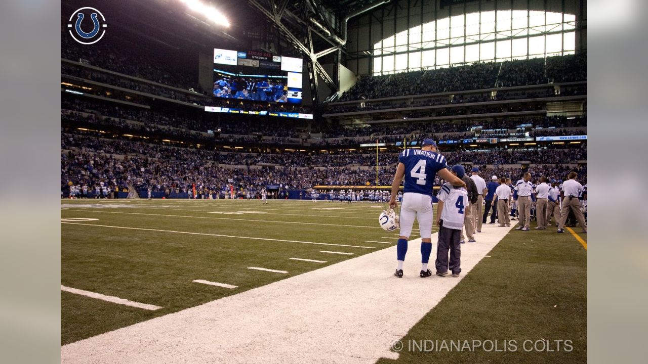 Indianapolis Colts kicker Adam Vinatieri walks the sidelines as the Colts  defeat the Panthers 31-7 at Bank of America Stadium in Charlotte, North  Carolina. (UPI Photo/Nell Redmond Stock Photo - Alamy