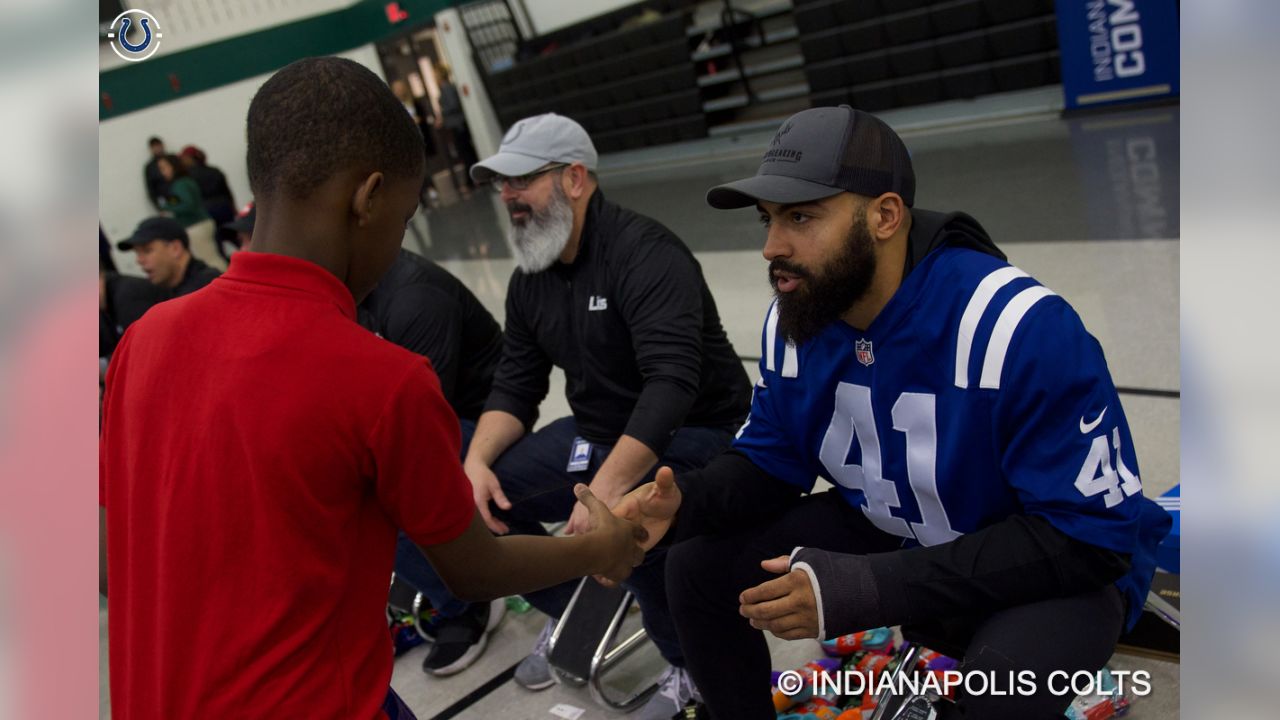 Colts Partner With Lids To Provide Warm Shoes, Hats, And Memories For Kids