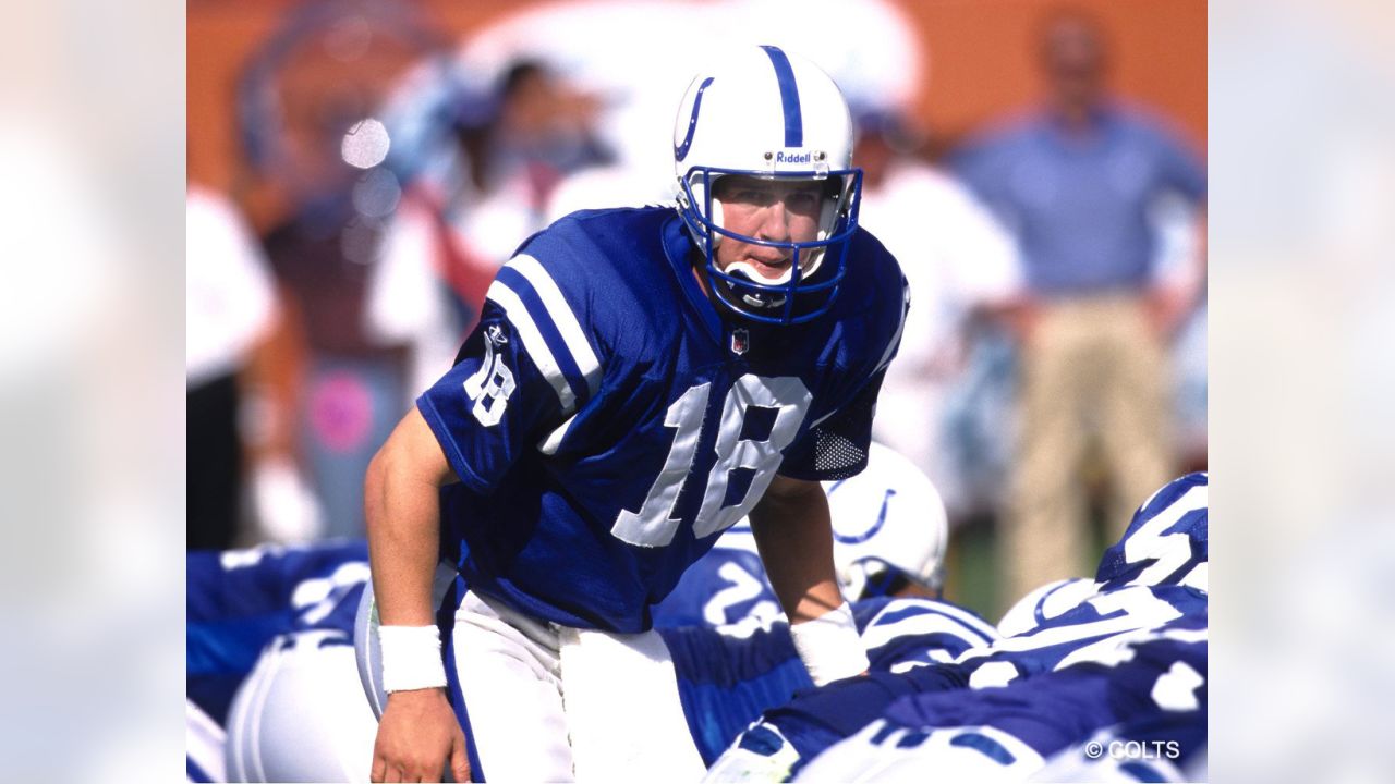 Peyton Manning unveils Ring of Fame pillar as he is inducted into team's  most-elite class